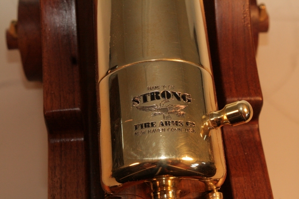 Strong Saluting Cannon 21" with Bronze Display - Image 2